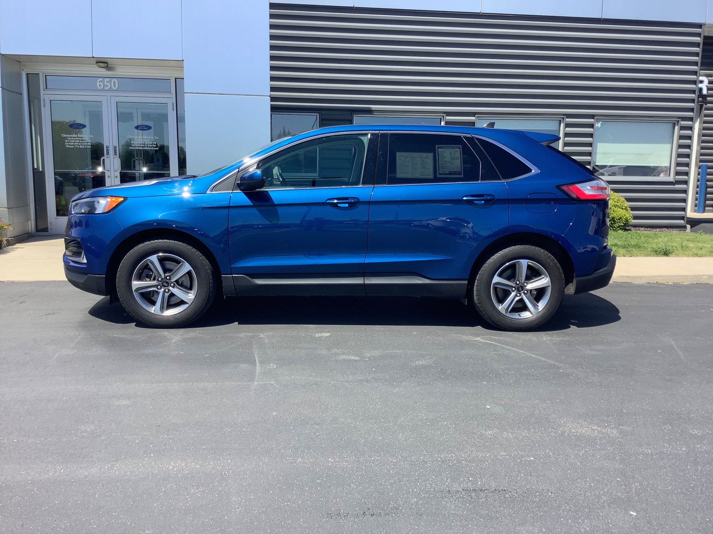 Certified 2024 Ford Edge SEL w/ Convenience Package AWD/4WD image 2