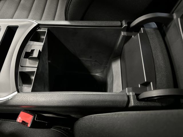 Certified 2024 Ford Edge SE w/ Black Appearance Package image 18