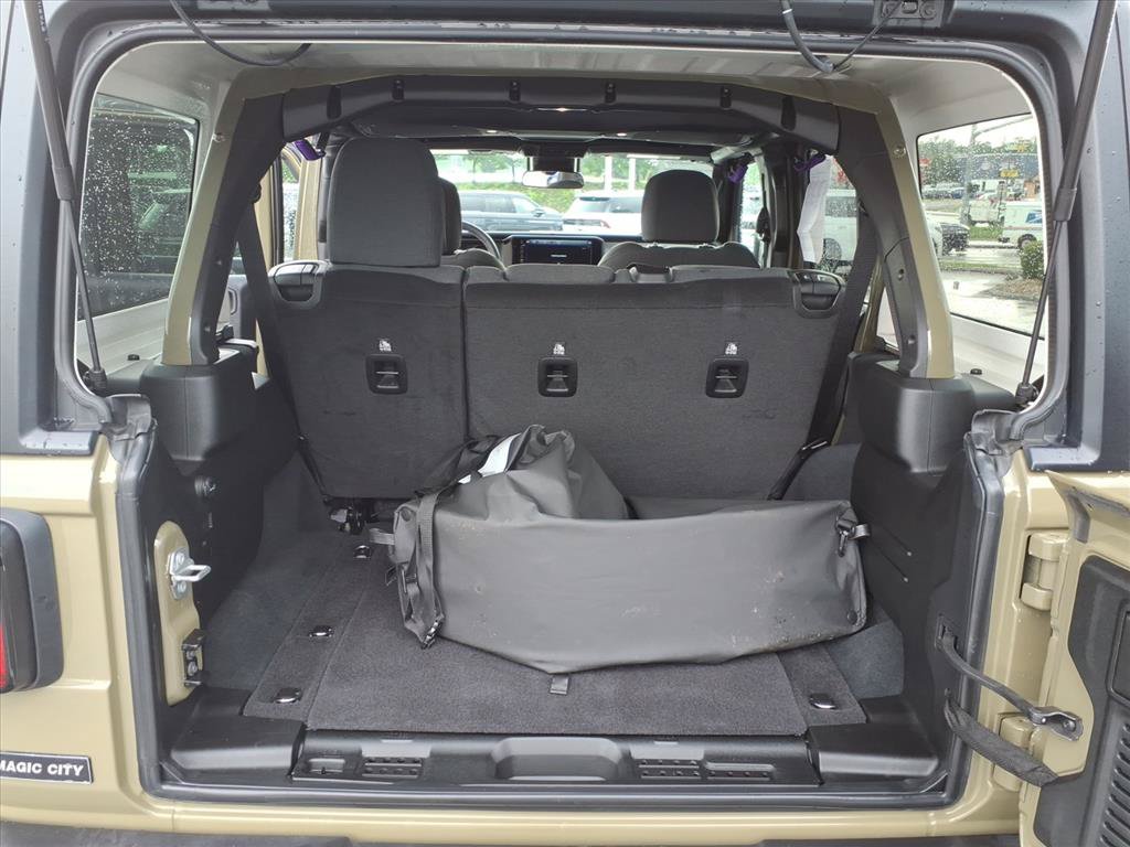 Used 2025 Jeep Wrangler Unlimited Sport AWD/4WD image 7