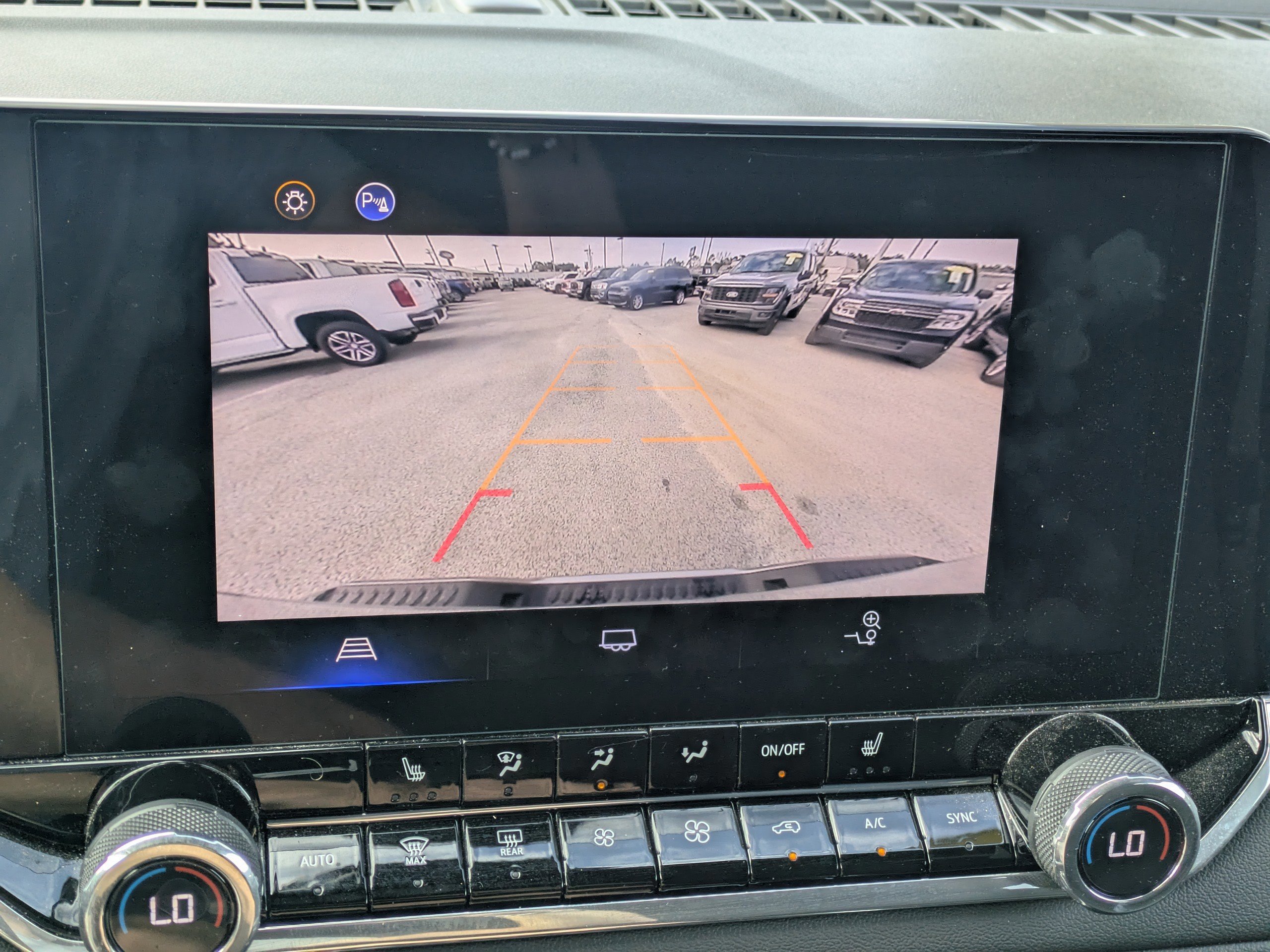 Used 2024 Chevrolet Colorado LT w/ LT Convenience Package II image 22