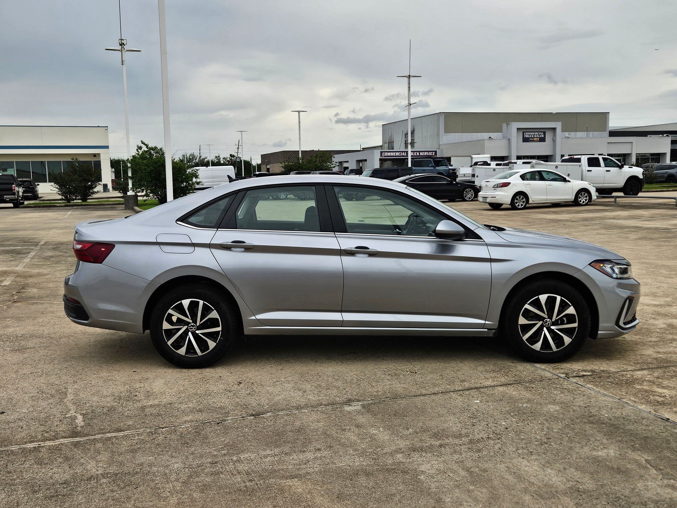 Used 2025 Volkswagen Jetta S FWD image 2