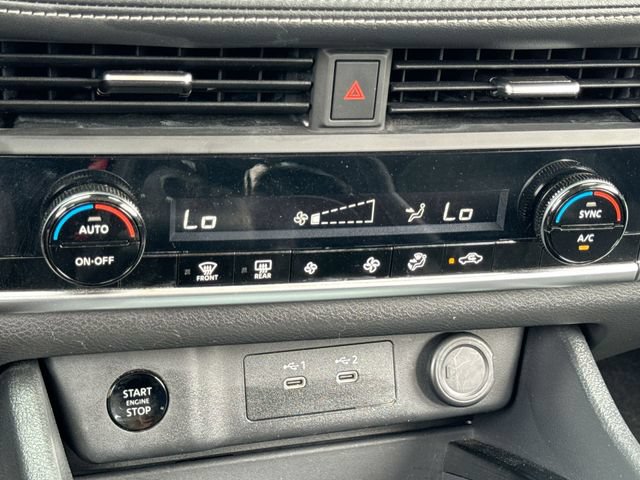 Used 2024 Nissan Rogue SV AWD/4WD image 18