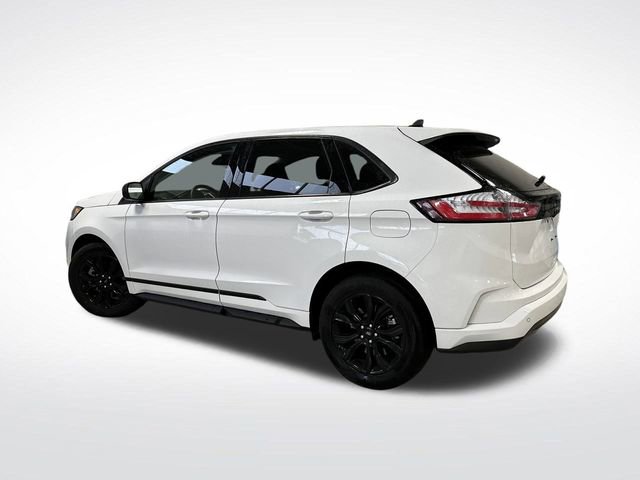 Certified 2024 Ford Edge SE w/ Black Appearance Package image 3