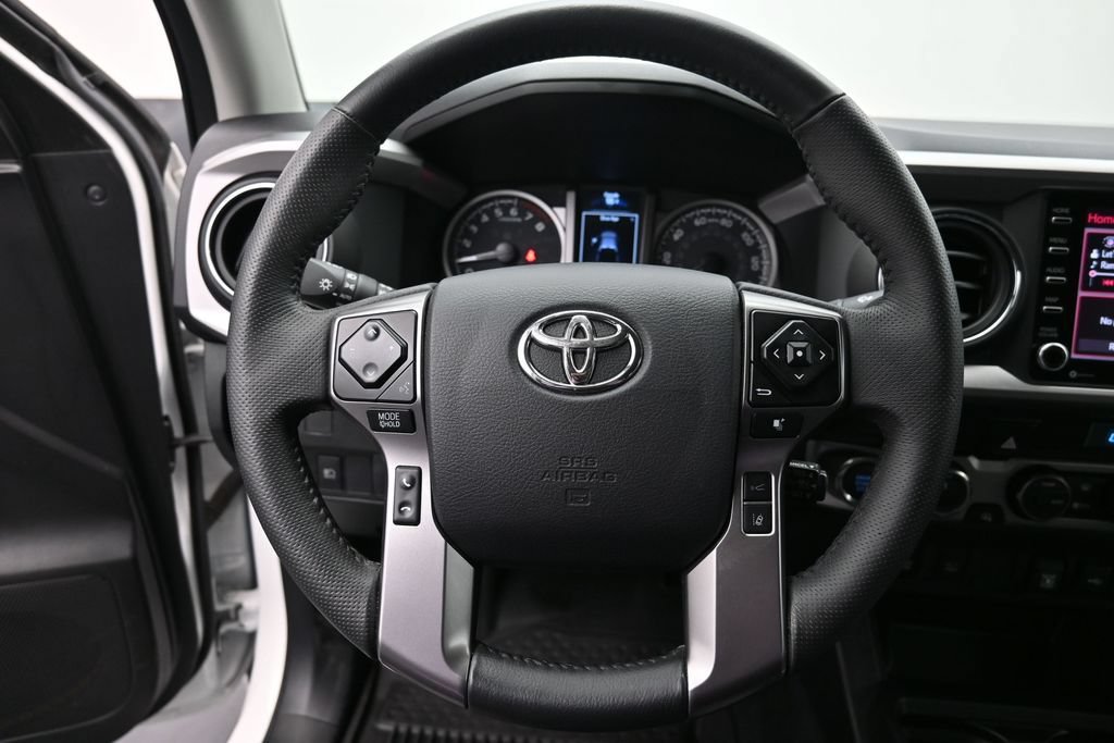 Used 2023 Toyota Tacoma SR5 w/ Technology Package AWD/4WD image 3