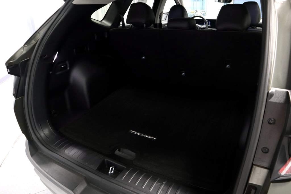 Used 2025 Hyundai Tucson Limited AWD/4WD image 16