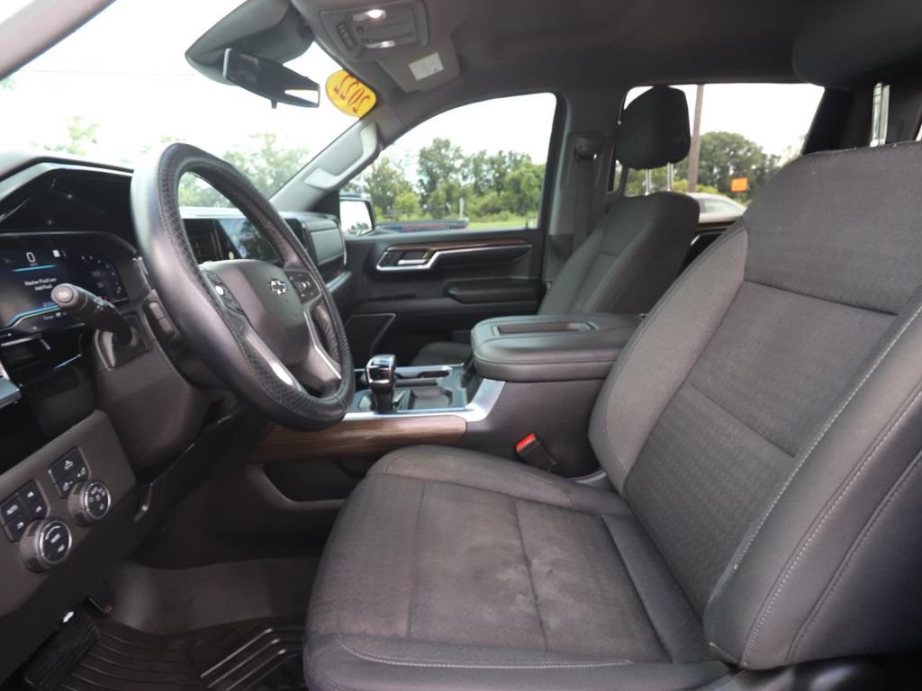 Used 2022 Chevrolet Silverado 1500 LT Trail Boss AWD/4WD image 2