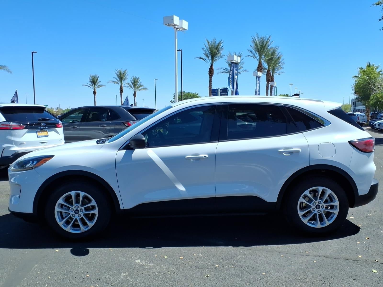 Certified 2022 Ford Escape SE FWD image 3