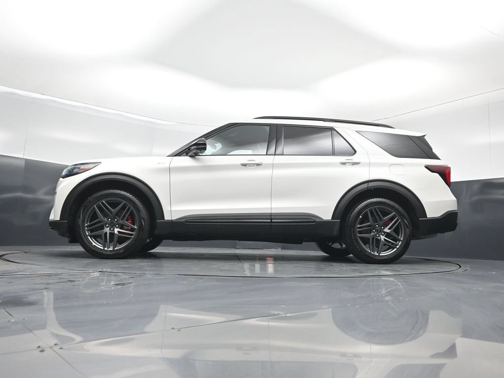 Certified 2025 Ford Explorer ST-Line w/ ST-Line Street Pack AWD/4WD image 8