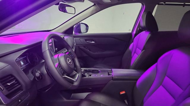 Used 2024 Nissan Rogue SV w/ SV Premium Package image 10