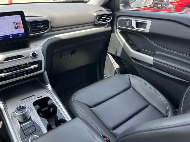 Certified 2023 Ford Explorer XLT w/ Equipment Group 202A AWD/4WD image 15