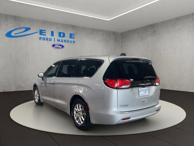 Used 2023 Chrysler Voyager LX FWD image 10