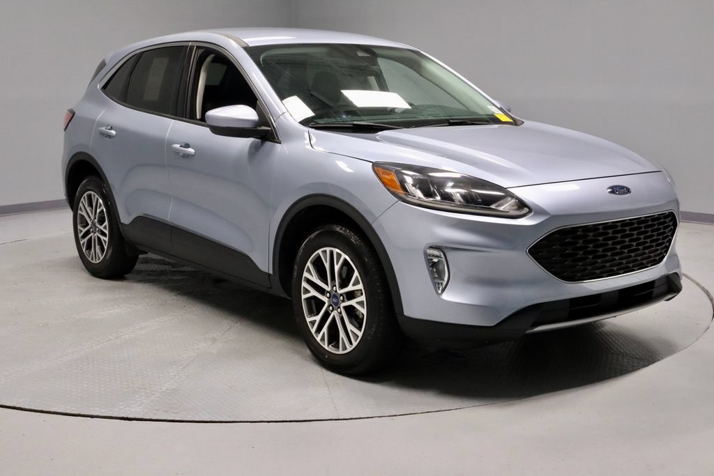 Certified 2022 Ford Escape SEL w/ Class II Trailer Tow Package AWD/4WD video 1