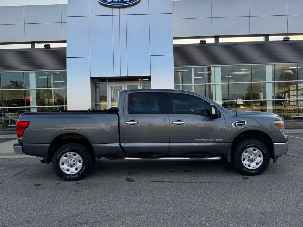 Used 2018 Nissan Titan SV AWD/4WD image 35