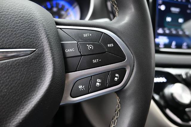Used 2024 Chrysler Pacifica Touring-L FWD image 26