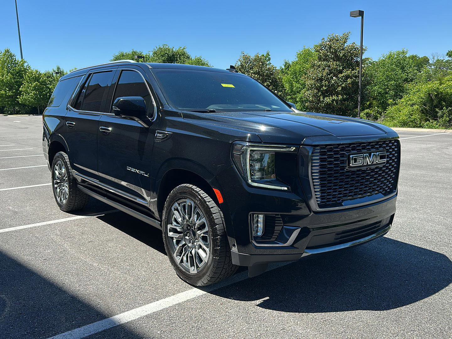 Used 2023 GMC Yukon Denali Ultimate AWD/4WD image 7