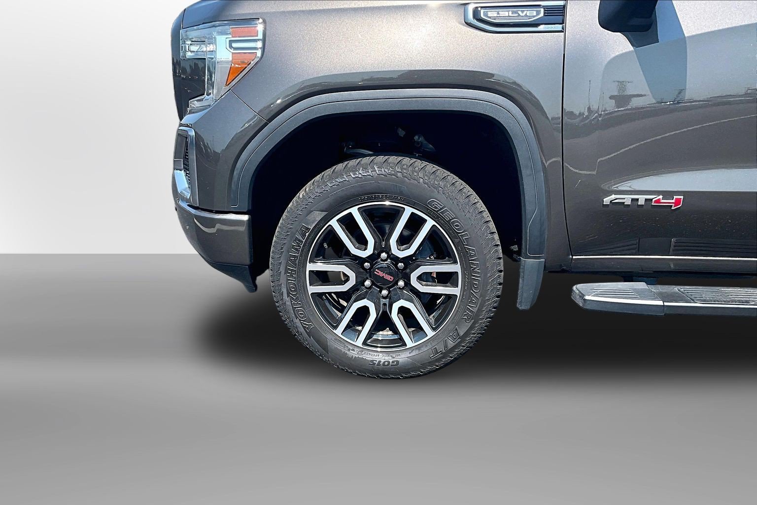 Used 2019 GMC Sierra 1500 AT4 w/ AT4 Premium Package AWD/4WD image 3