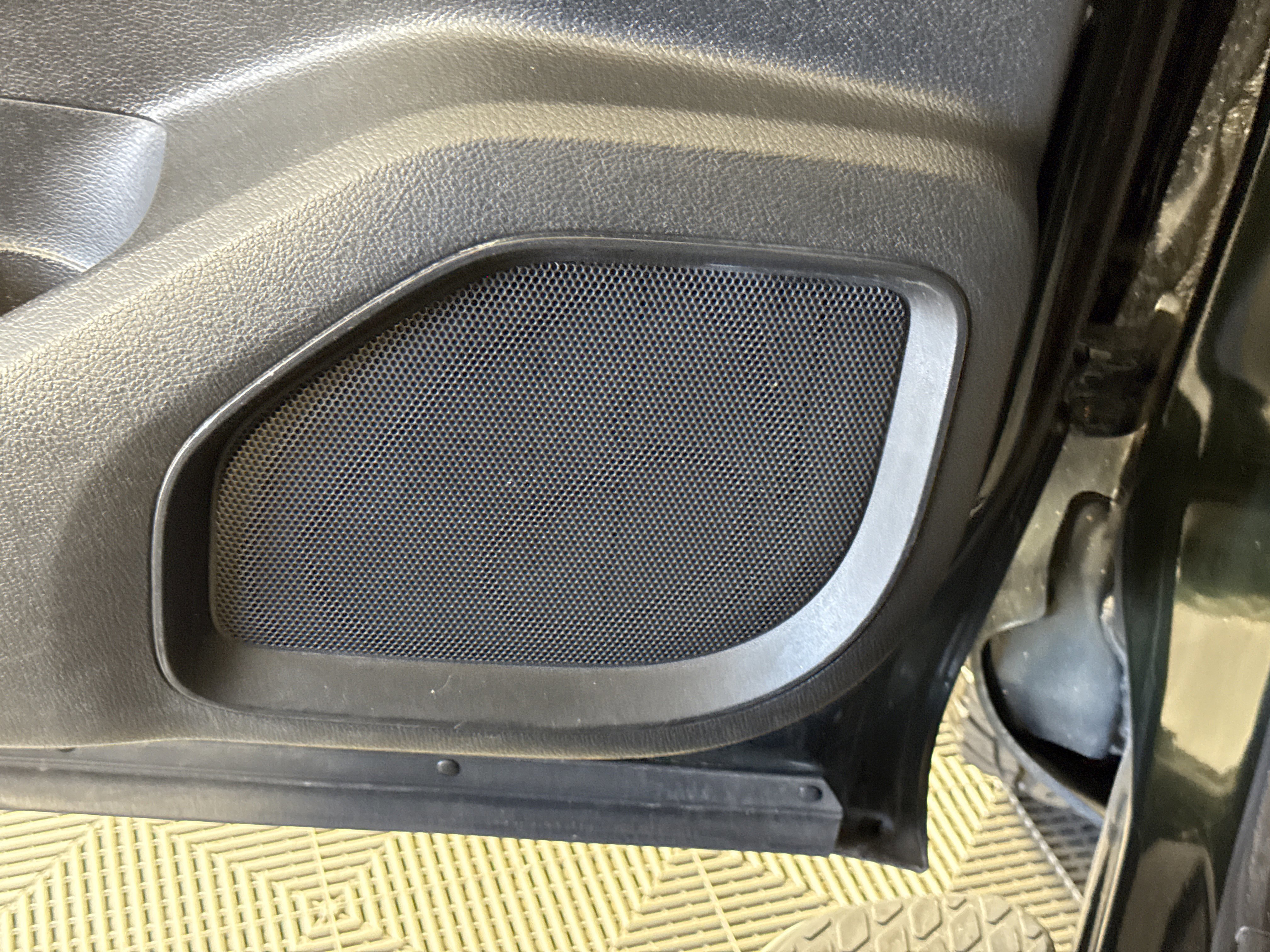 Used 2019 Nissan Titan PRO-4X image 16