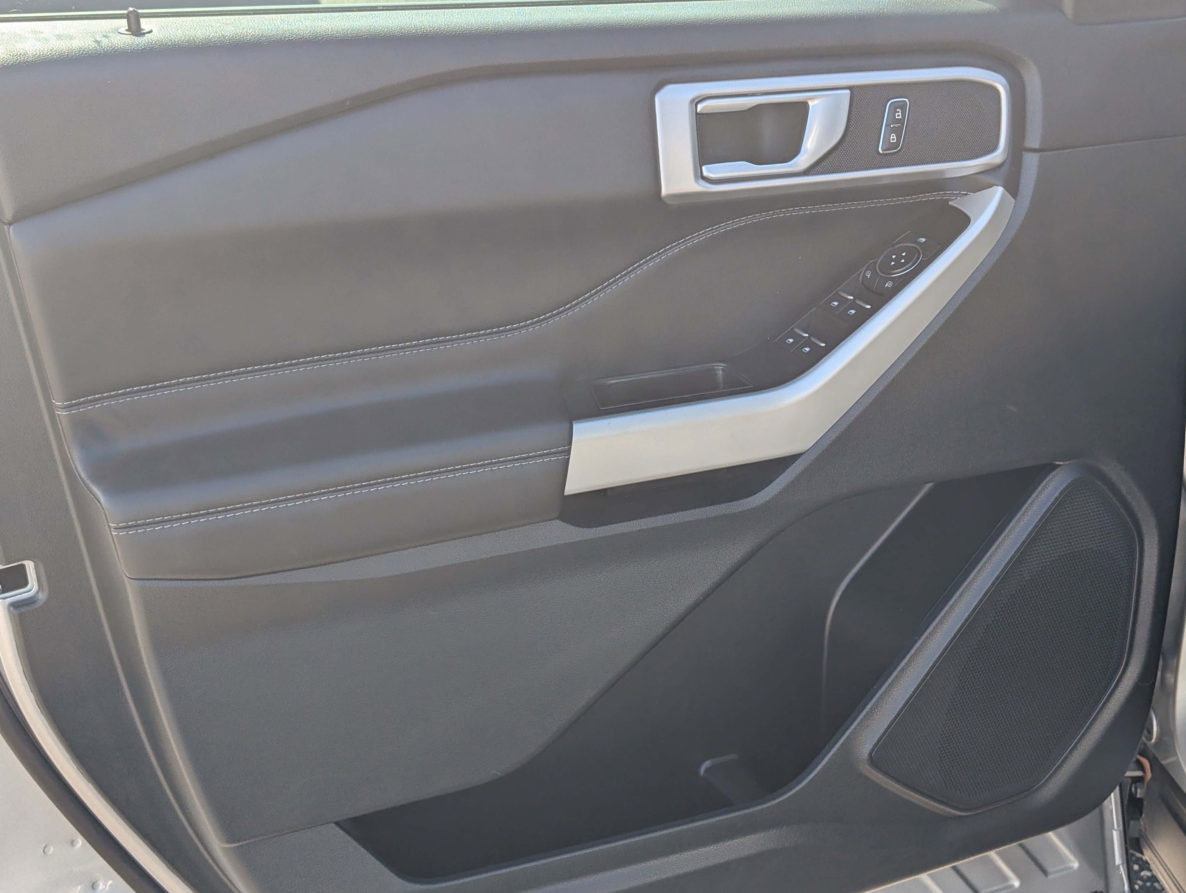 Certified 2023 Ford Explorer XLT w/ Equipment Group 202A image 17