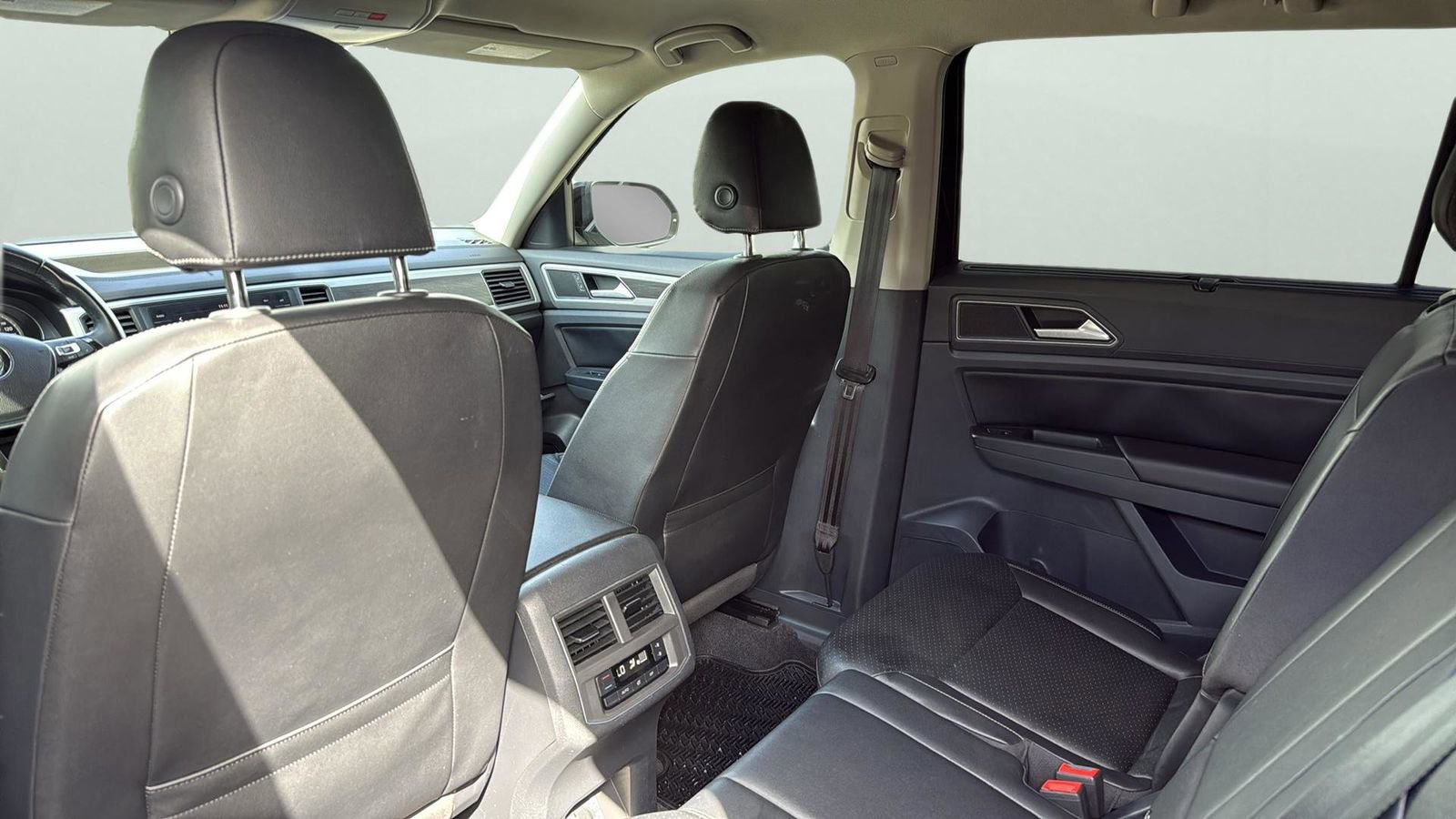 Used 2019 Volkswagen Atlas SE w/ Towing Package image 29