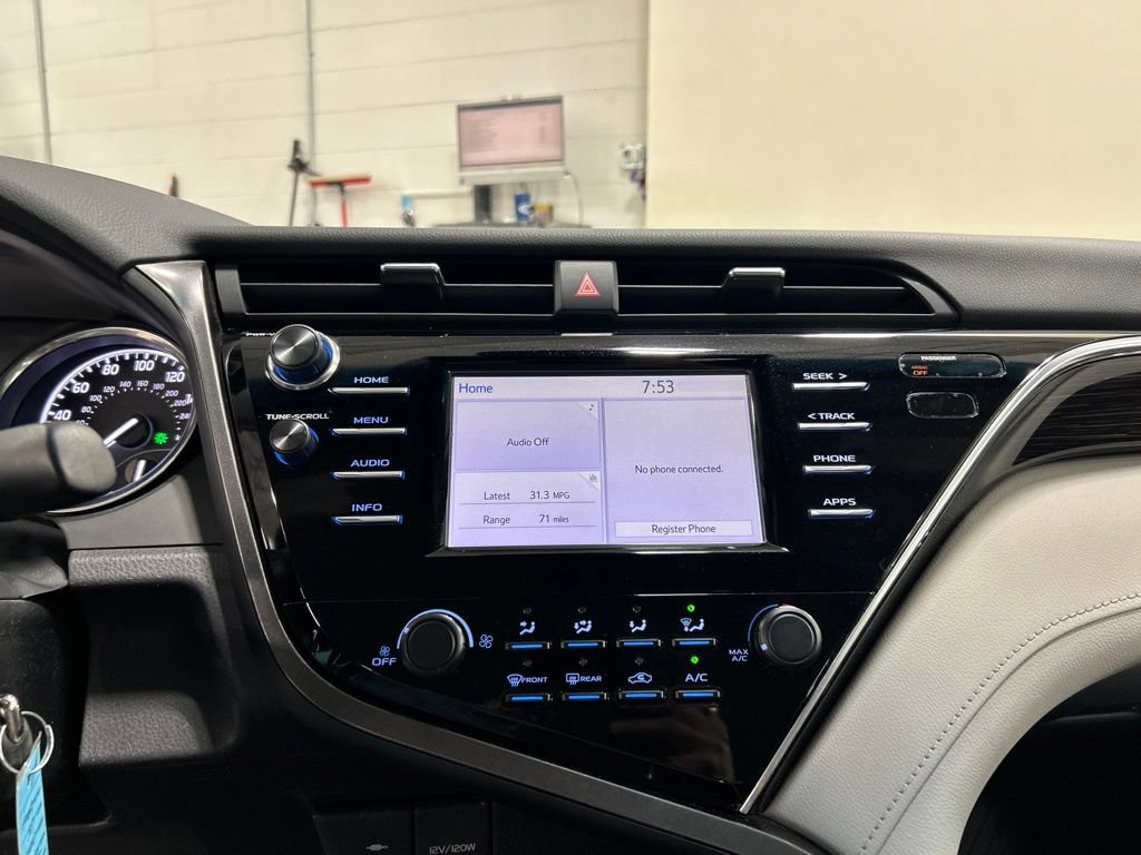 Used 2018 Toyota Camry LE FWD image 12