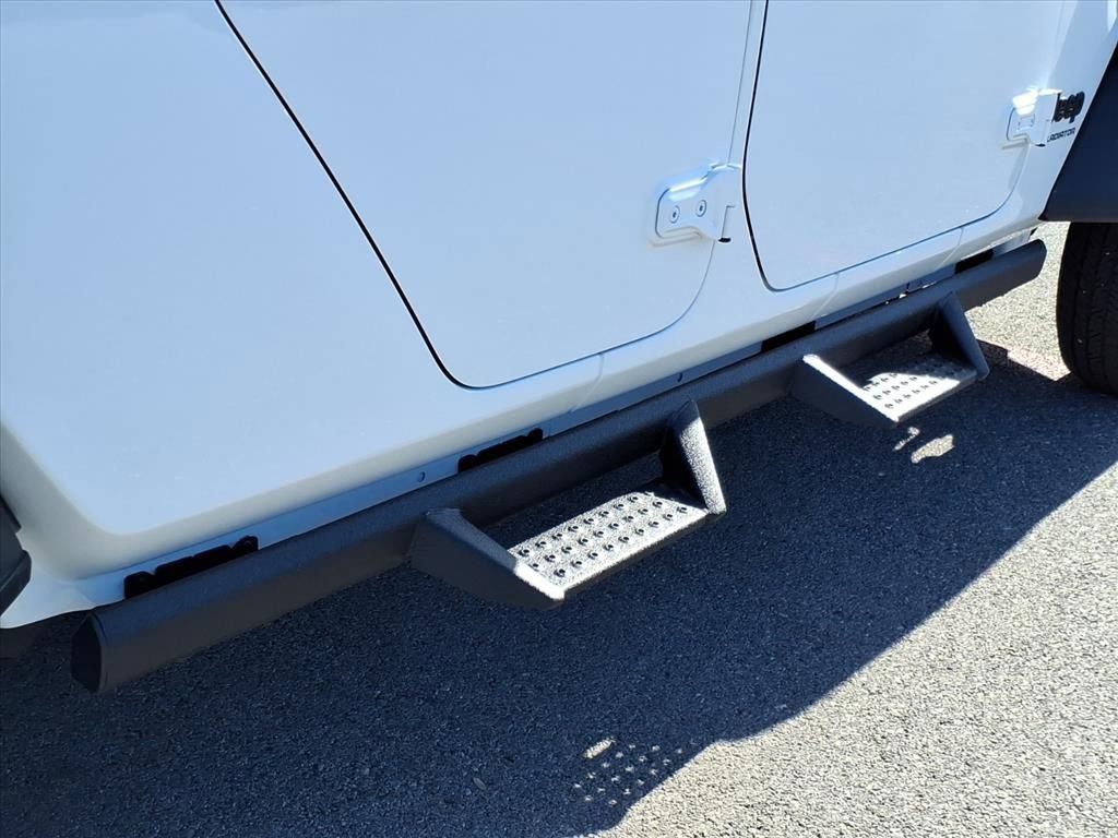 Used 2025 Jeep Gladiator Sport image 10