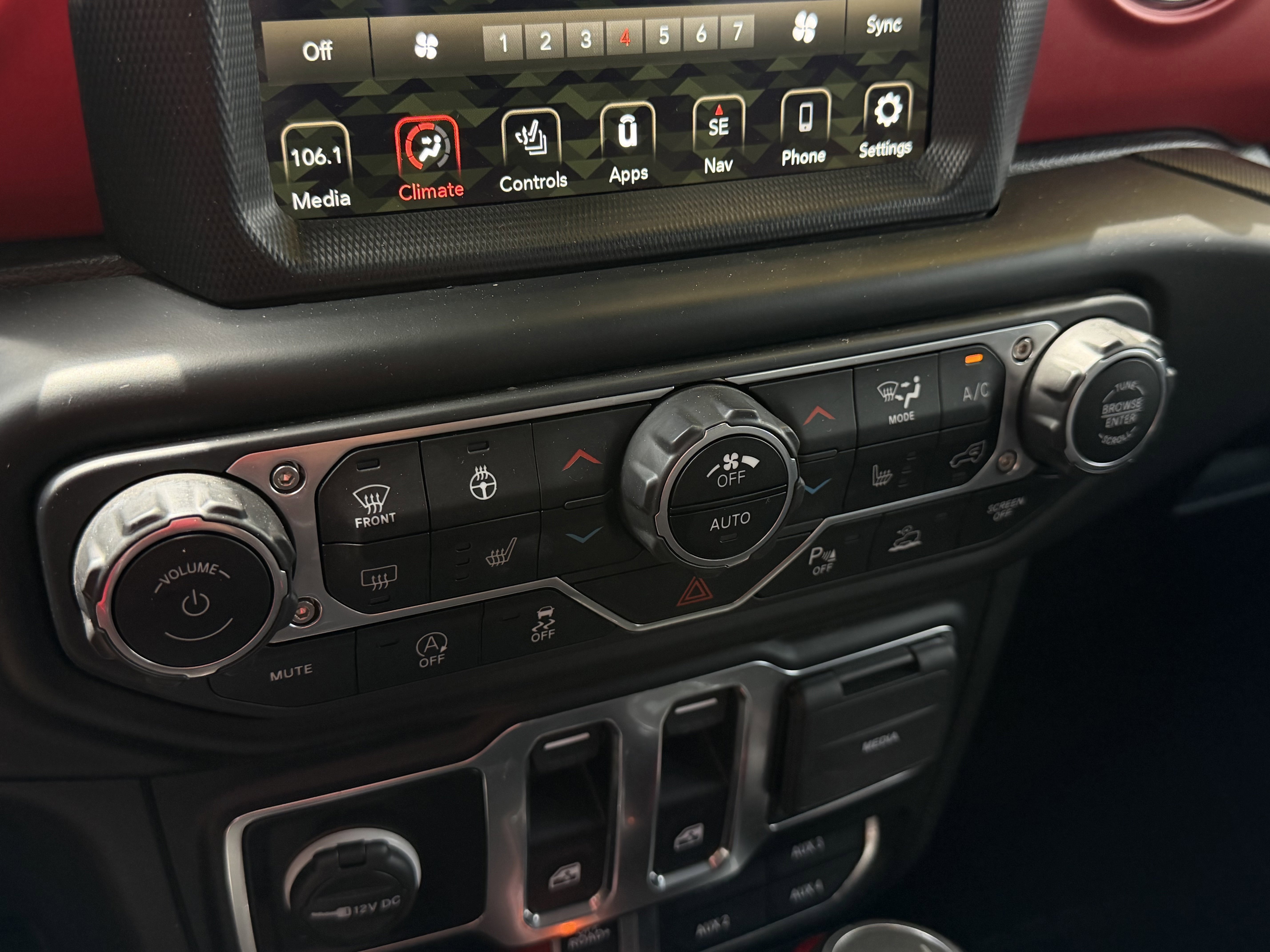Used 2021 Jeep Wrangler Rubicon AWD/4WD image 24