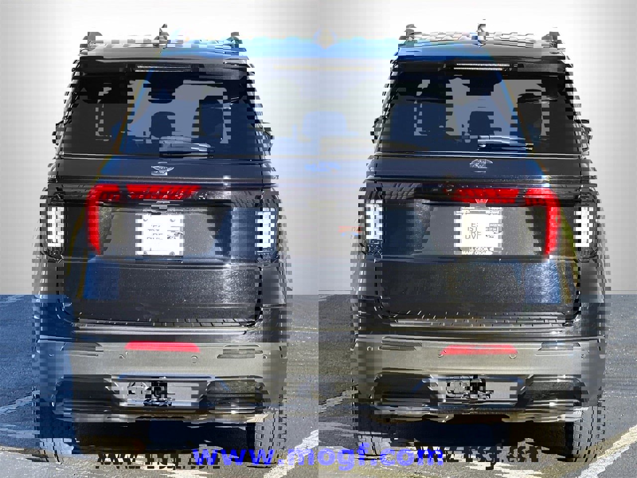 Certified 2025 Ford Explorer ST-Line w/ Premium Package image 4