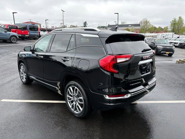 Used 2024 GMC Terrain Denali w/ Denali Premium Package AWD/4WD image 5