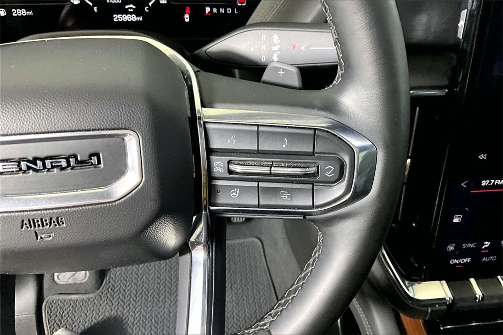 Used 2025 GMC Yukon XL Denali image 15