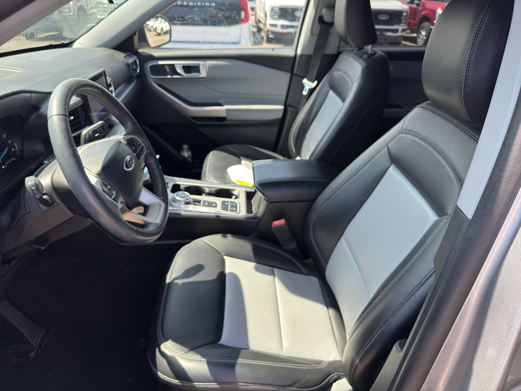 Certified 2023 Ford Explorer XLT w/ Equipment Group 202A RWD image 13