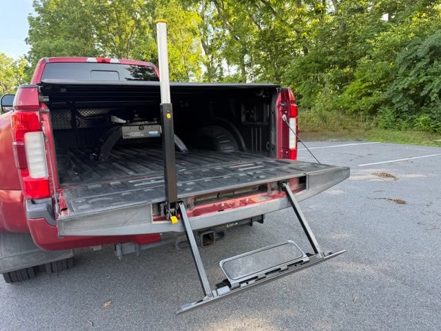 Certified 2019 Ford F450 Platinum w/ Platinum Ultimate Package AWD/4WD image 25