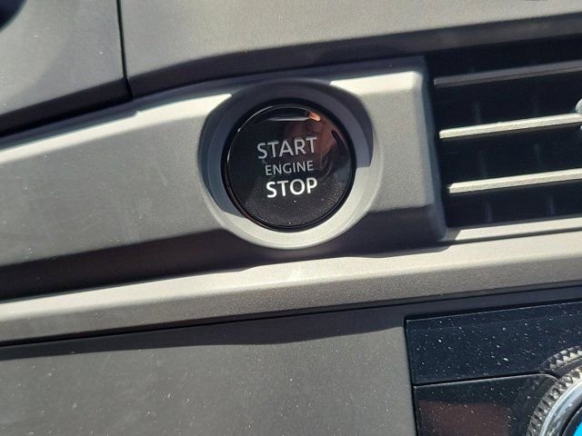 Used 2025 Nissan Pathfinder S FWD image 29