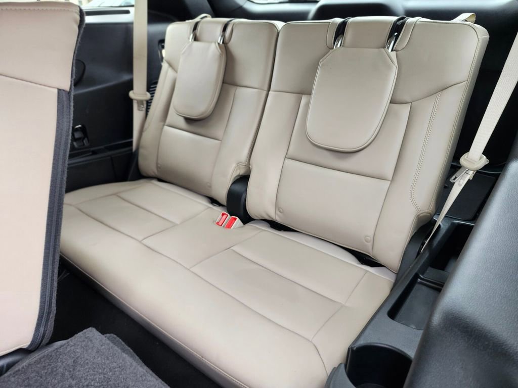 Certified 2022 Ford Explorer XLT w/ Equipment Group 202A image 18