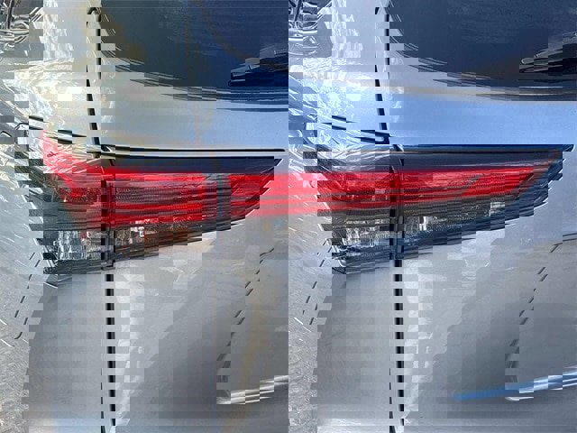 Used 2020 Toyota Highlander Platinum image 11