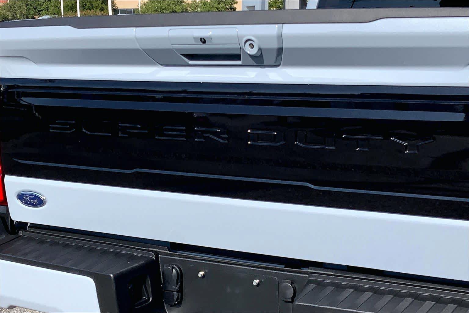 Certified 2025 Ford F250 Platinum w/ Tremor Off-Road Package AWD/4WD image 28