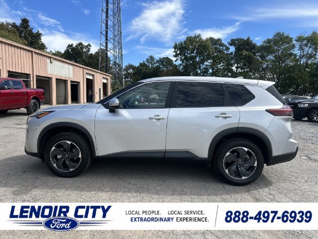 Used 2024 Nissan Rogue SV AWD/4WD image 6