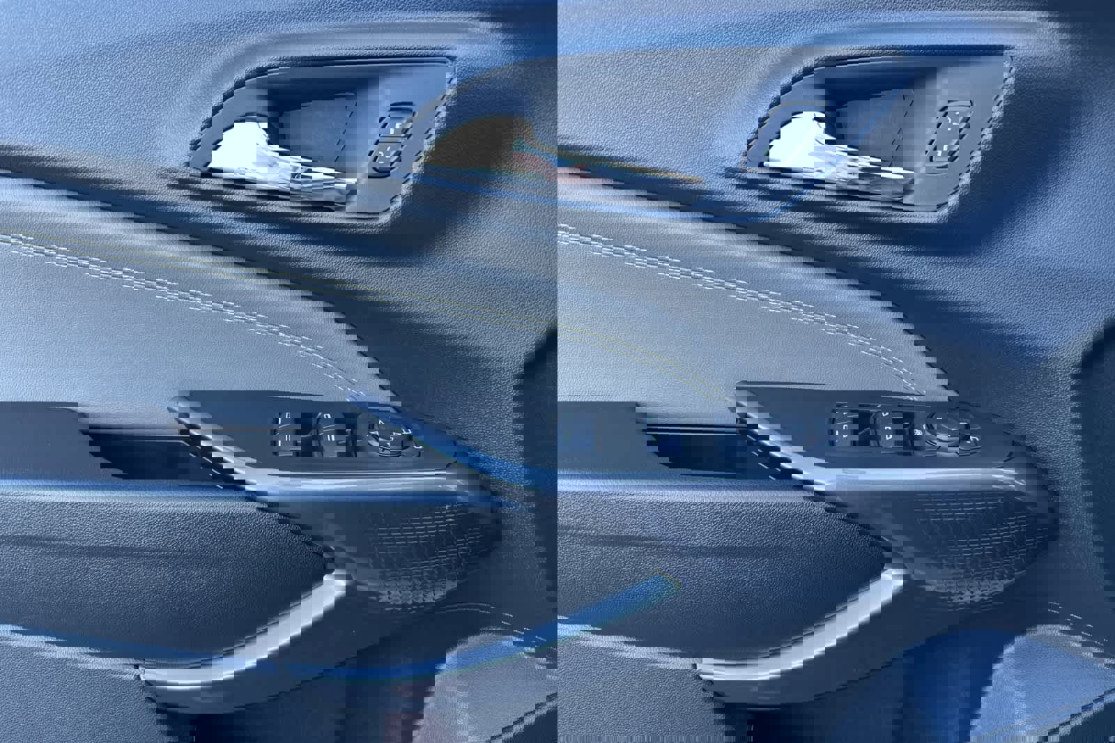 Used 2026 Chevrolet Trax ACTIV w/ Sunroof Package image 12