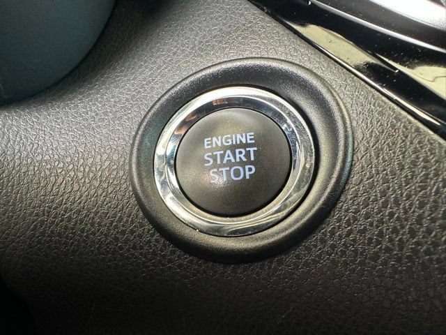 Used 2020 Toyota C-HR XLE FWD image 23