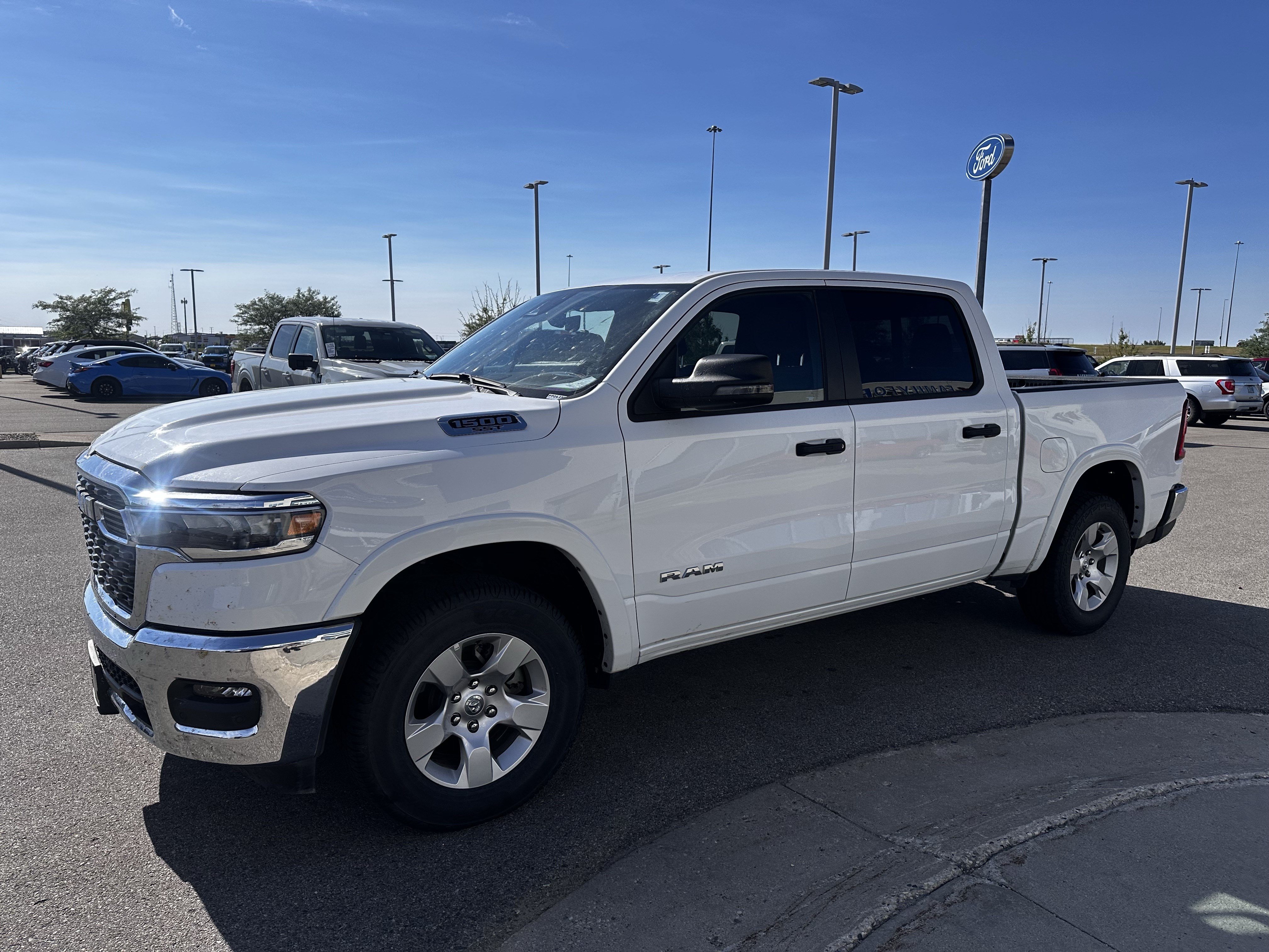 Used 2025 RAM 1500 Big Horn AWD/4WD image 2