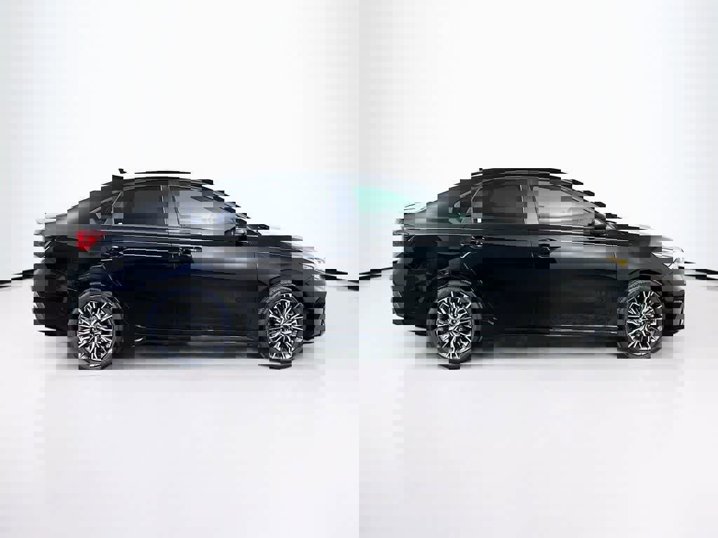 Used 2024 Kia Forte GT-Line image 6