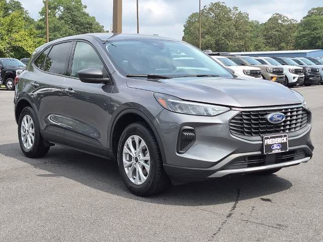 Certified 2025 Ford Escape Active AWD/4WD image 2