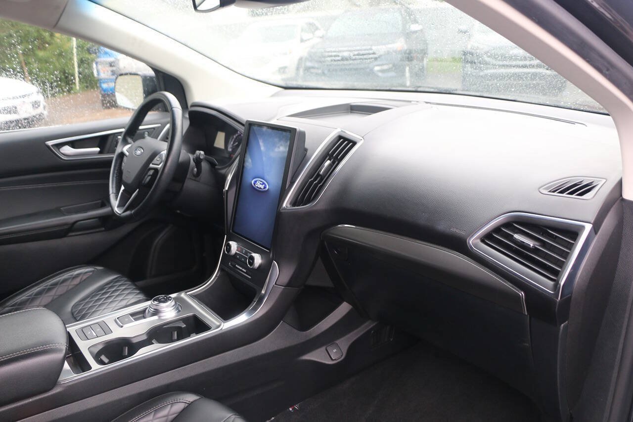 Certified 2024 Ford Edge Titanium AWD/4WD image 24
