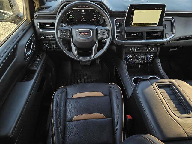Used 2024 GMC Yukon XL AT4 w/ Technology Package AWD/4WD image 15