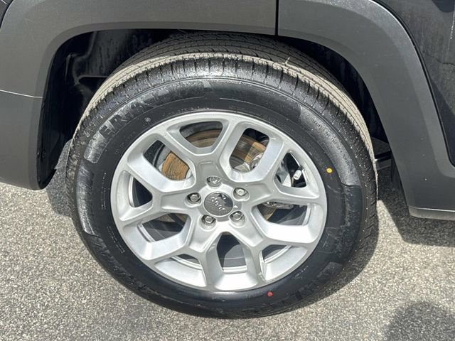 Used 2017 Jeep Renegade Latitude image 38