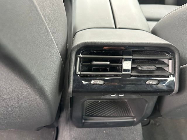 Used 2025 BMW 530i xDrive w/ Premium Package AWD/4WD image 17