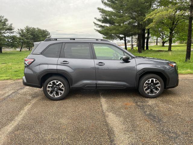 Used 2025 Subaru Forester Premium AWD/4WD image 8