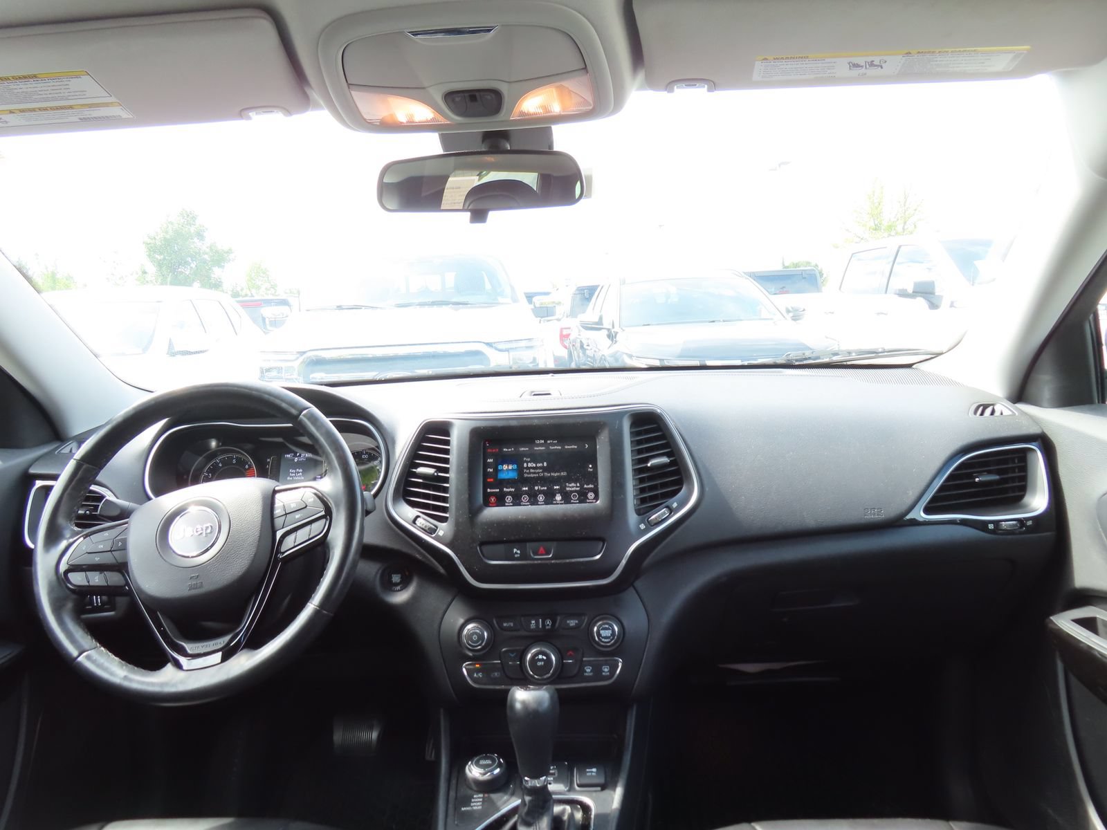 Used 2019 Jeep Cherokee Latitude Plus AWD/4WD image 15