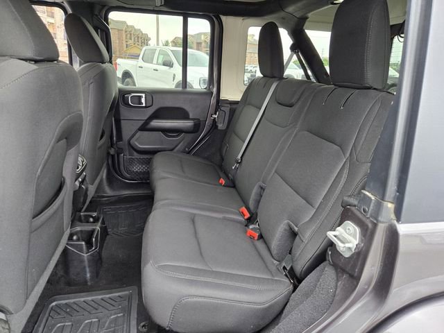 Used 2021 Jeep Wrangler Unlimited Sahara AWD/4WD image 13