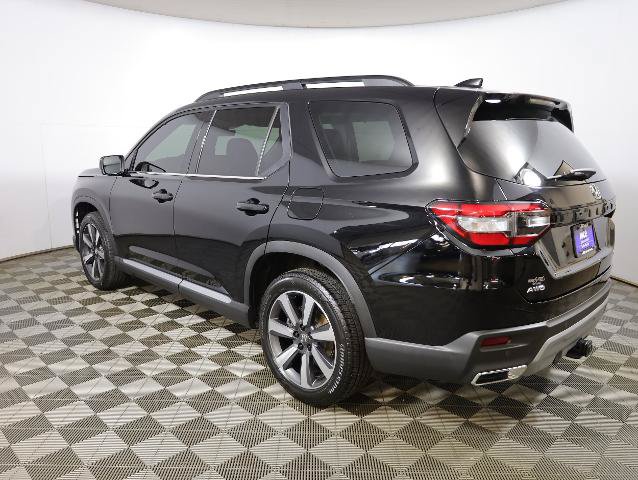 Used 2024 Honda Pilot Touring image 7