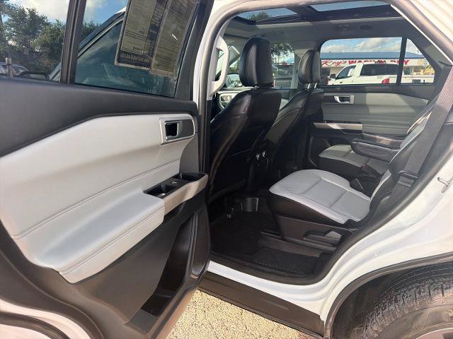 Certified 2021 Ford Explorer XLT w/ Equipment Group 202A AWD/4WD image 29